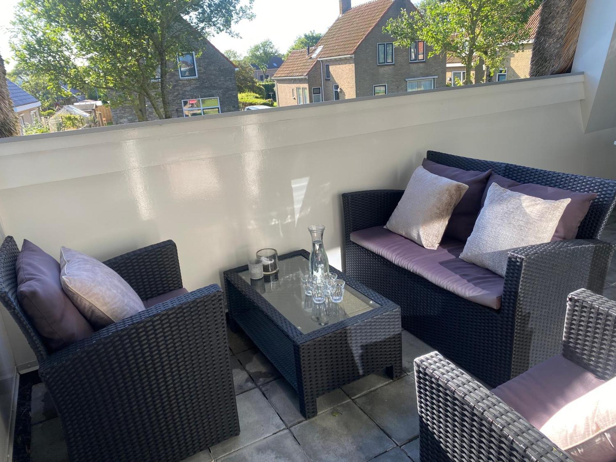 Appartement Zilt, een ruim 4-persoons appartement Buren  Buitenkant foto