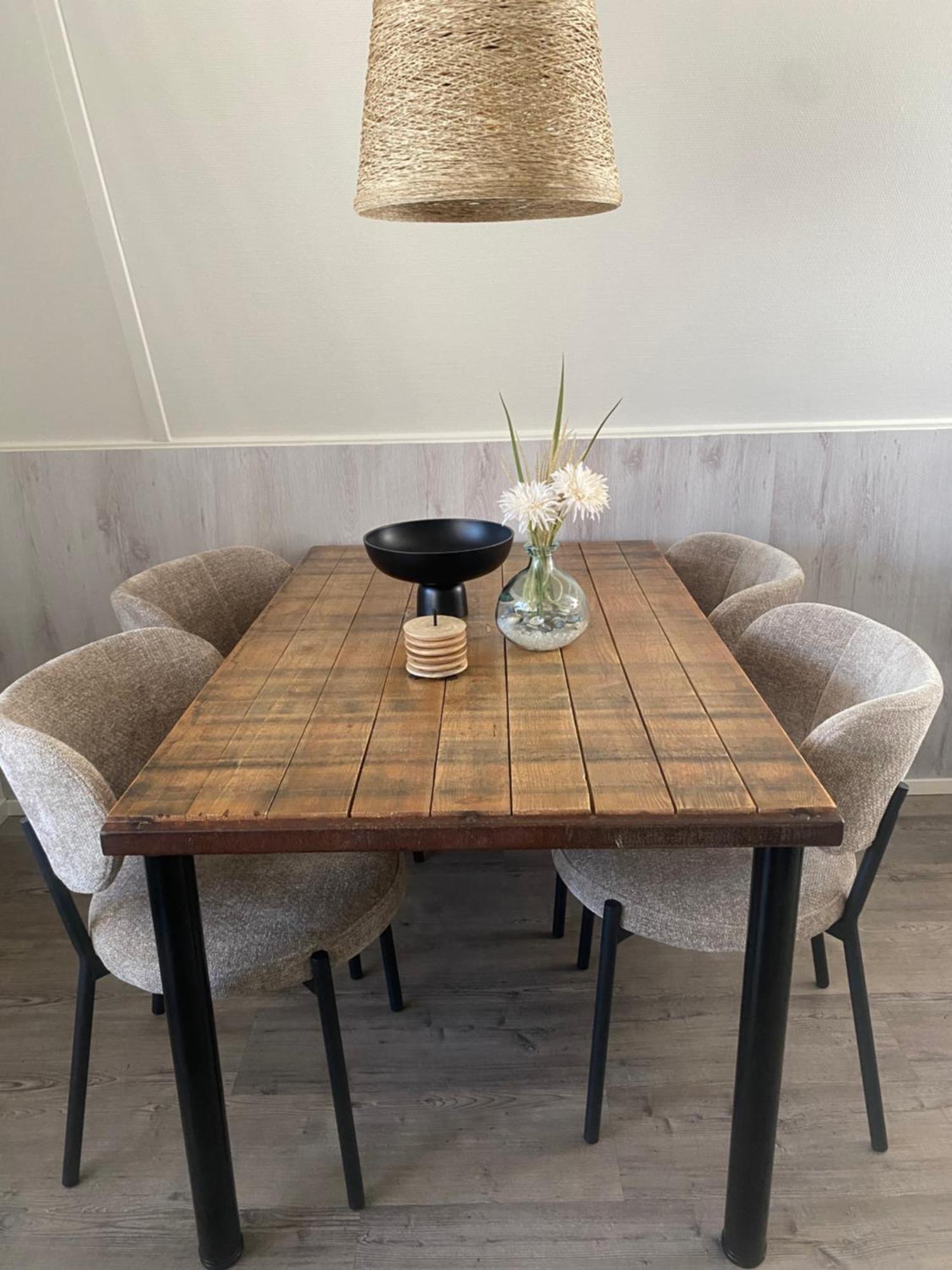 Appartement Zilt, een ruim 4-persoons appartement Buren  Buitenkant foto